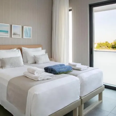 Magnificent Chelsea 3 Bedrooms Private Outdoor Pool And Hot Tub Furnished Sun Terrace Shaded Furnished Terrace Bbq, * Protaras
