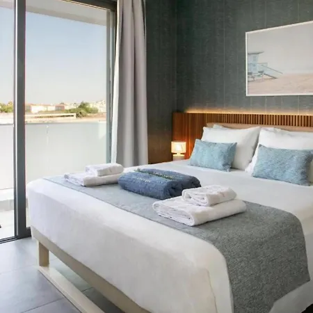 Magnificent Chelsea 3 Bedrooms Private Outdoor Pool And Hot Tub Furnished Sun Terrace Shaded Furnished Terrace Bbq, Villa Protaras