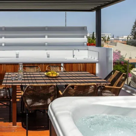 Villa Magnificent Chelsea 3 Bedrooms Private Outdoor Pool And Hot Tub Furnished Sun Terrace Shaded Furnished Terrace Bbq, Protaras
