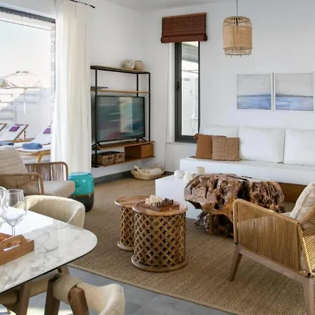 Magnificent Chelsea 3 Bedrooms Private Outdoor Pool And Hot Tub Furnished Sun Terrace Shaded Furnished Terrace Bbq, Protaras