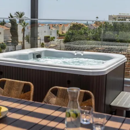 Magnificent Chelsea 3 Bedrooms Private Outdoor Pool And Hot Tub Furnished Sun Terrace Shaded Furnished Terrace Bbq,