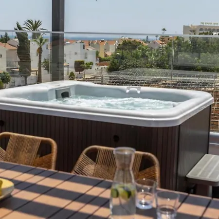 Magnificent Chelsea 3 Bedrooms Private Outdoor Pool And Hot Tub Furnished Sun Terrace Shaded Furnished Terrace Bbq,
