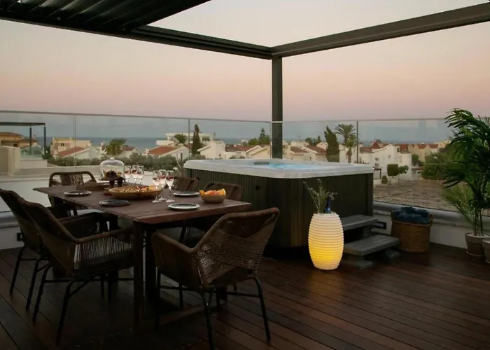 Magnificent Chelsea 3 Bedrooms Private Outdoor Pool Vila Protaras