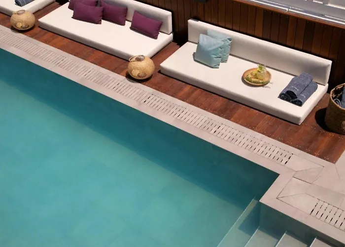 Magnificent Chelsea 3 Bedrooms Private Outdoor Pool Vila