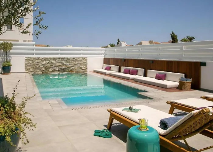 Magnificent Chelsea 3 Bedrooms Private Outdoor Pool Vila
